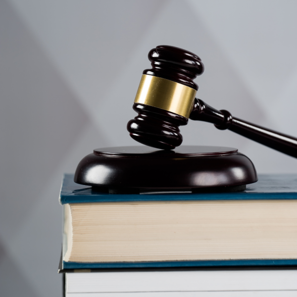 Faire appel à un avocat après une agression morale à Marseille